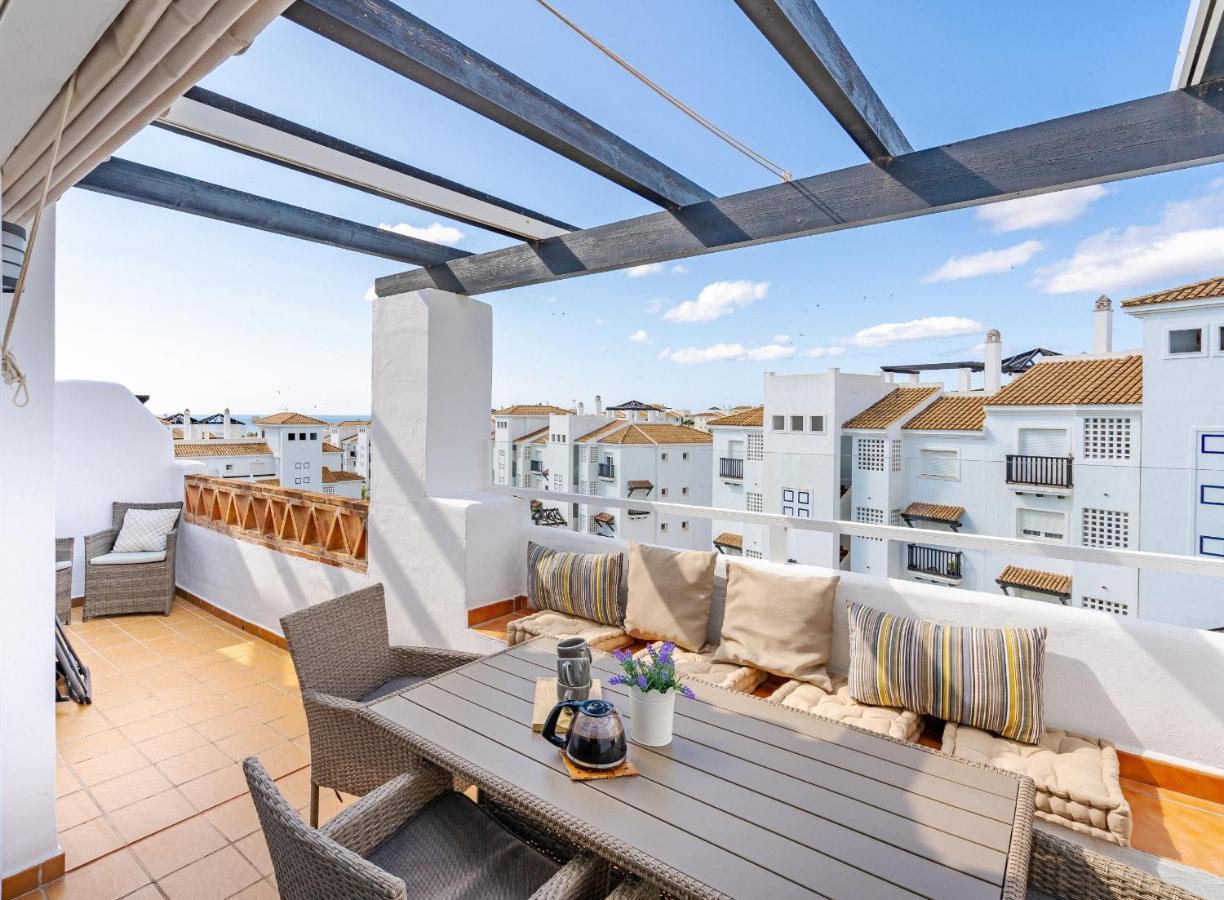 Appartamento 11 Modern Apt With Sea Views, Two Poolareas, Close To Parks & Beaches Manilva Esterno foto